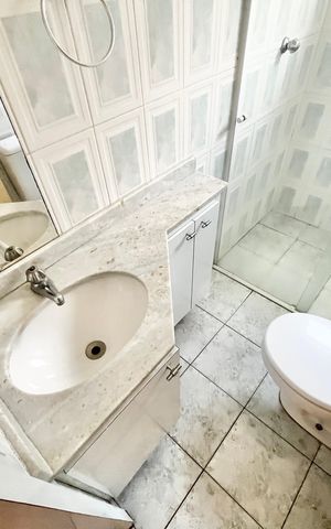 Casa para alugar com 226m², 3 quartos e sem vaga Casa para alugar com 226m², 3 quartos e sem vagaBanheiro
