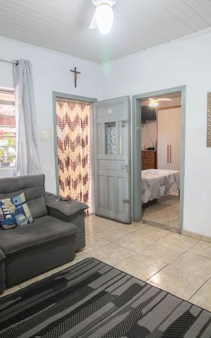 Casa à venda com 220m², 4 quartos e 3 vagas Casa à venda com 220m², 4 quartos e 3 vagasSALA