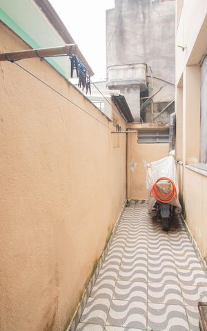 Casa à venda com 220m², 4 quartos e 3 vagas Casa à venda com 220m², 4 quartos e 3 vagasCASA 3- VARANDA