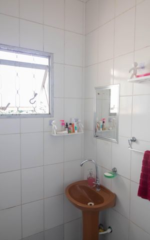 Casa à venda com 220m², 4 quartos e 3 vagas Casa à venda com 220m², 4 quartos e 3 vagasCASA 2- BANHEIRO