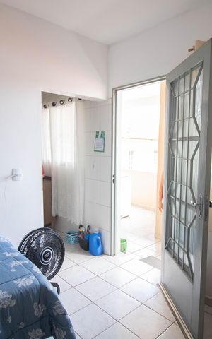Casa à venda com 220m², 4 quartos e 3 vagas Casa à venda com 220m², 4 quartos e 3 vagasCASA 2- SALA