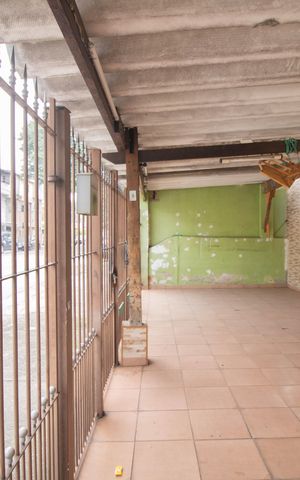 Casa à venda com 220m², 4 quartos e 3 vagas Casa à venda com 220m², 4 quartos e 3 vagasGARAGEM