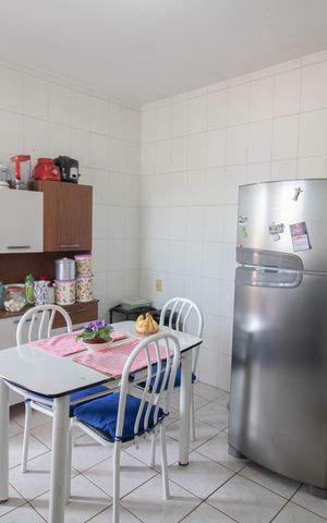 Casa à venda com 220m², 4 quartos e 3 vagas Casa à venda com 220m², 4 quartos e 3 vagasCASA 2- COZINHA