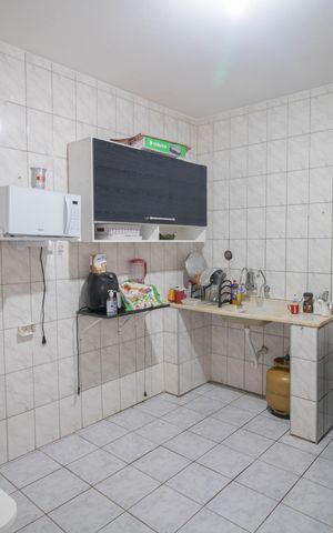 Casa à venda com 220m², 4 quartos e 3 vagas Casa à venda com 220m², 4 quartos e 3 vagasCASA 3- COZINHA