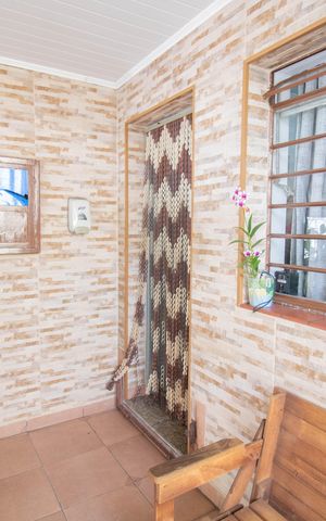 Casa à venda com 220m², 4 quartos e 3 vagas Casa à venda com 220m², 4 quartos e 3 vagasVARANDA