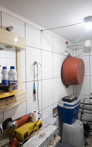 Casa à venda com 220m², 4 quartos e 3 vagas Casa à venda com 220m², 4 quartos e 3 vagasBANHEIRO DA ÁREA DE SERVIÇO