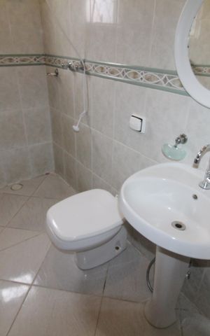 Casa para alugar com 230m², 3 quartos e 2 vagasBanheiro 1