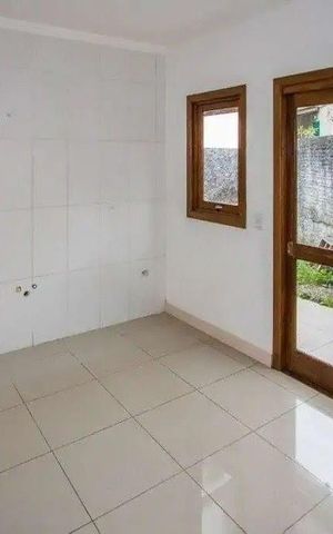 Casa à venda com 79m², 2 quartos e 2 vagas Casa à venda com 79m², 2 quartos e 2 vagasCozinha