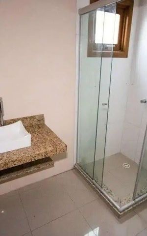 Casa à venda com 79m², 2 quartos e 2 vagas Casa à venda com 79m², 2 quartos e 2 vagasBanheiro