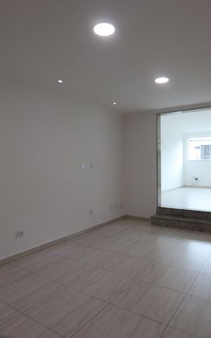 Casa à venda com 350m², 3 quartos e 4 vagasSala 1