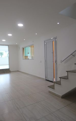 Casa à venda com 350m², 3 quartos e 4 vagasSala 1
