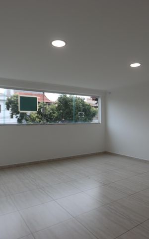 Casa à venda com 350m², 3 quartos e 4 vagasSala 2