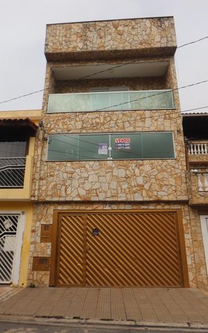 Casa à venda com 350m², 3 quartos e 4 vagasFachada