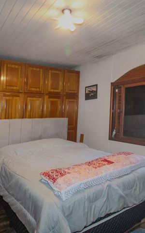 Casa à venda com 300m², 4 quartos e 2 vagas Casa à venda com 300m², 4 quartos e 2 vagasSuite