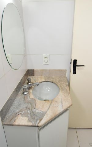 Apartamento à venda com 81m², 2 quartos e 1 vagaBanheiro Social