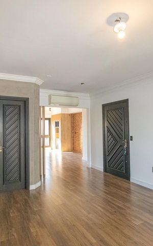 Apartamento à venda com 131m², 3 quartos e 2 vagas Apartamento à venda com 131m², 3 quartos e 2 vagasSala