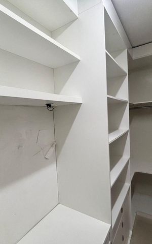 Casa à venda com 250m², 3 quartos e 5 vagas Casa à venda com 250m², 3 quartos e 5 vagasQuarto 2
