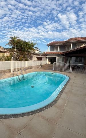 Casa à venda com 250m², 3 quartos e 5 vagas