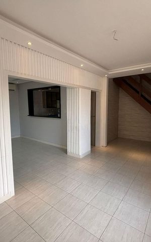 Casa à venda com 250m², 3 quartos e 5 vagas Casa à venda com 250m², 3 quartos e 5 vagasSala