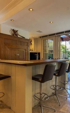 Casa de condomínio para alugar com 487m², 4 quartos e 3 vagas