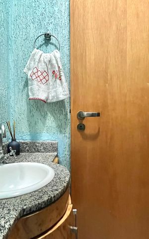 Casa de condomínio à venda com 176m², 3 quartos e 2 vagas Casa de condomínio à venda com 176m², 3 quartos e 2 vagasLavabo