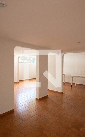 Apartamento à venda com 190m², 3 quartos e 1 vaga Apartamento à venda com 190m², 3 quartos e 1 vagaÁrea comum - Salão de festas
