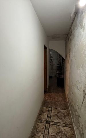 Casa à venda com 250m², 4 quartos e 2 vagas Casa à venda com 250m², 4 quartos e 2 vagasCorredor