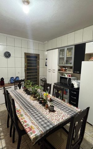 Casa à venda com 250m², 4 quartos e 2 vagas Casa à venda com 250m², 4 quartos e 2 vagasCozinha