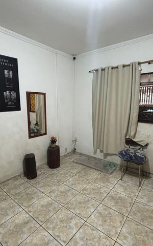 Casa à venda com 250m², 4 quartos e 2 vagas Casa à venda com 250m², 4 quartos e 2 vagasSala