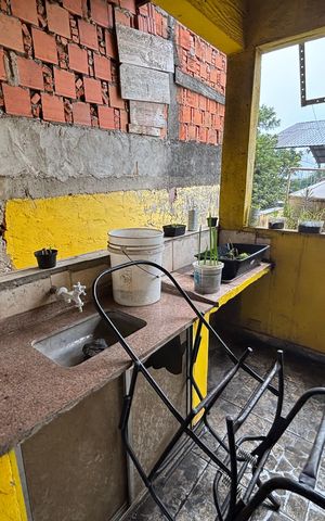 Casa à venda com 250m², 4 quartos e 2 vagas Casa à venda com 250m², 4 quartos e 2 vagasÁrea comum - Churrasqueira