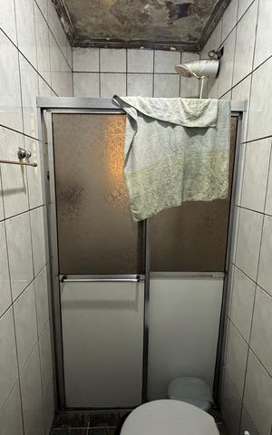 Casa à venda com 250m², 4 quartos e 2 vagas Casa à venda com 250m², 4 quartos e 2 vagasBanheiro 2