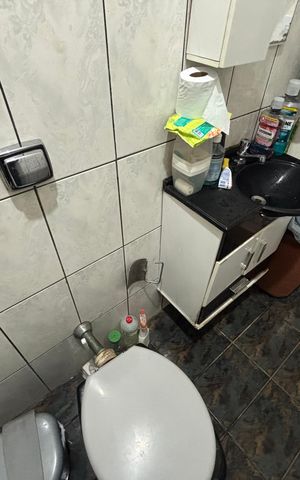 Casa à venda com 250m², 4 quartos e 2 vagas Casa à venda com 250m², 4 quartos e 2 vagasBanheiro 2