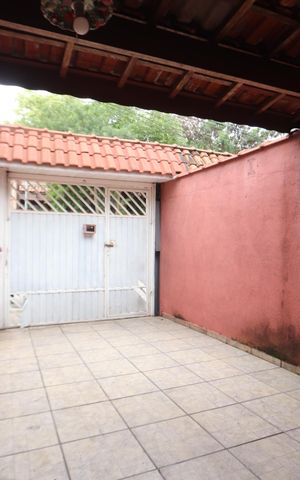 Casa à venda com 84m², 2 quartos e 2 vagasGaragem
