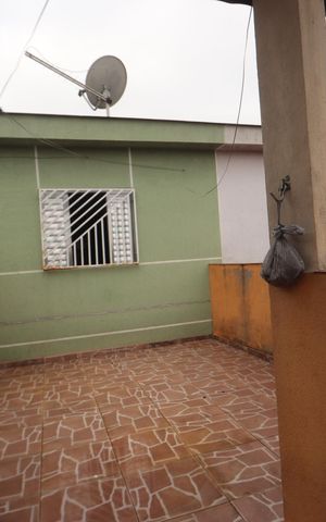 Casa à venda com 84m², 2 quartos e 2 vagasTerraço