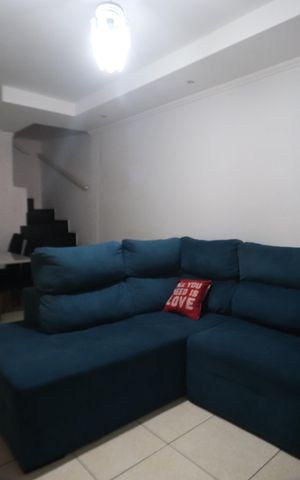Casa à venda com 84m², 2 quartos e 2 vagasSala