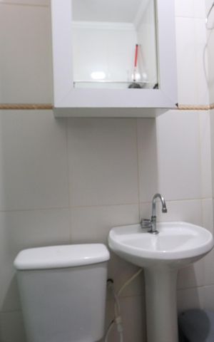 Casa à venda com 84m², 2 quartos e 2 vagasBanheiro social