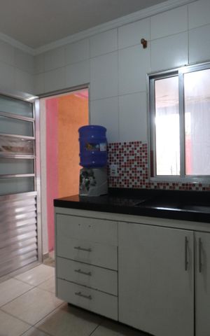 Casa à venda com 84m², 2 quartos e 2 vagasCozinha