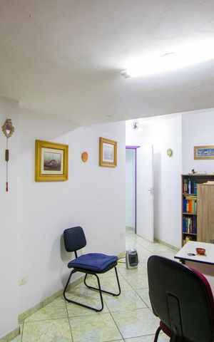 Casa à venda com 268m², 3 quartos e 4 vagas Casa à venda com 268m², 3 quartos e 4 vagasQuarto 1 - Suíte