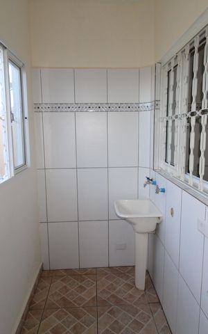 Casa para alugar com 80m², 3 quartos e 1 vagaÁrea de Serviço