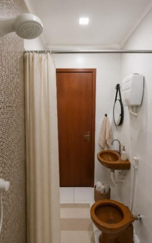 Casa para alugar com 50m², 1 quarto e 1 vaga Casa para alugar com 50m², 1 quarto e 1 vagaBanheiro
