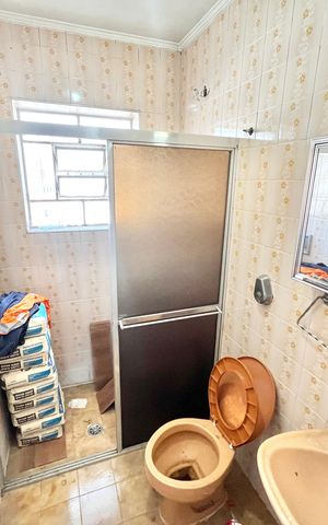 Casa à venda com 125m², 5 quartos e 2 vagas Casa à venda com 125m², 5 quartos e 2 vagasBanheiro da Suíte