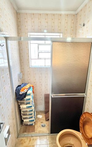 Casa à venda com 125m², 5 quartos e 2 vagas Casa à venda com 125m², 5 quartos e 2 vagasBanheiro da Suíte