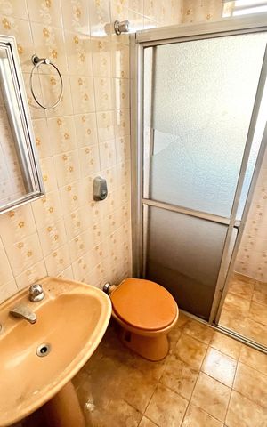 Casa à venda com 125m², 5 quartos e 2 vagas Casa à venda com 125m², 5 quartos e 2 vagasBanheiro
