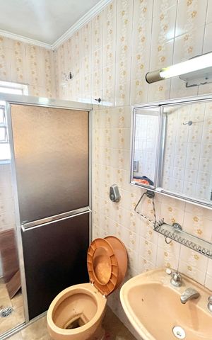 Casa à venda com 125m², 5 quartos e 2 vagas Casa à venda com 125m², 5 quartos e 2 vagasBanheiro da Suíte