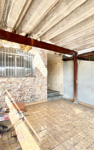 Casa à venda com 125m², 5 quartos e 2 vagas Casa à venda com 125m², 5 quartos e 2 vagasGaragem