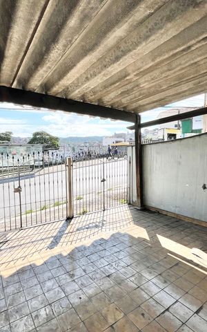 Casa à venda com 125m², 5 quartos e 2 vagas Casa à venda com 125m², 5 quartos e 2 vagasGaragem