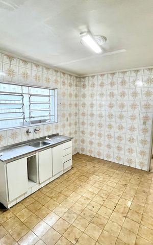 Casa à venda com 125m², 5 quartos e 2 vagas Casa à venda com 125m², 5 quartos e 2 vagasCozinha