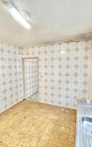 Casa à venda com 125m², 5 quartos e 2 vagas Casa à venda com 125m², 5 quartos e 2 vagasCozinha