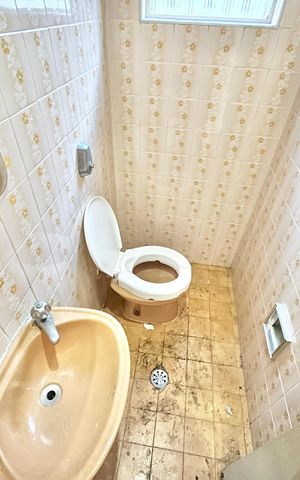 Casa à venda com 125m², 5 quartos e 2 vagas Casa à venda com 125m², 5 quartos e 2 vagasLavabo