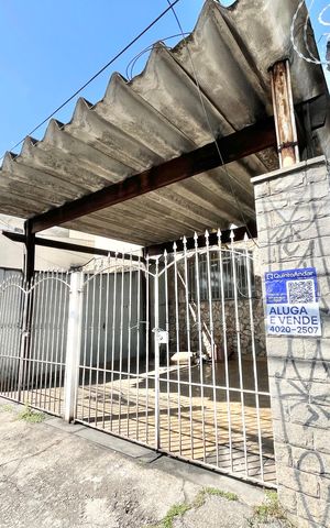 Casa à venda com 125m², 5 quartos e 2 vagas Casa à venda com 125m², 5 quartos e 2 vagasFachada